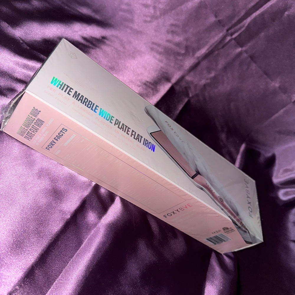 FoxyBae White Marble Wide Plate Flat Iron